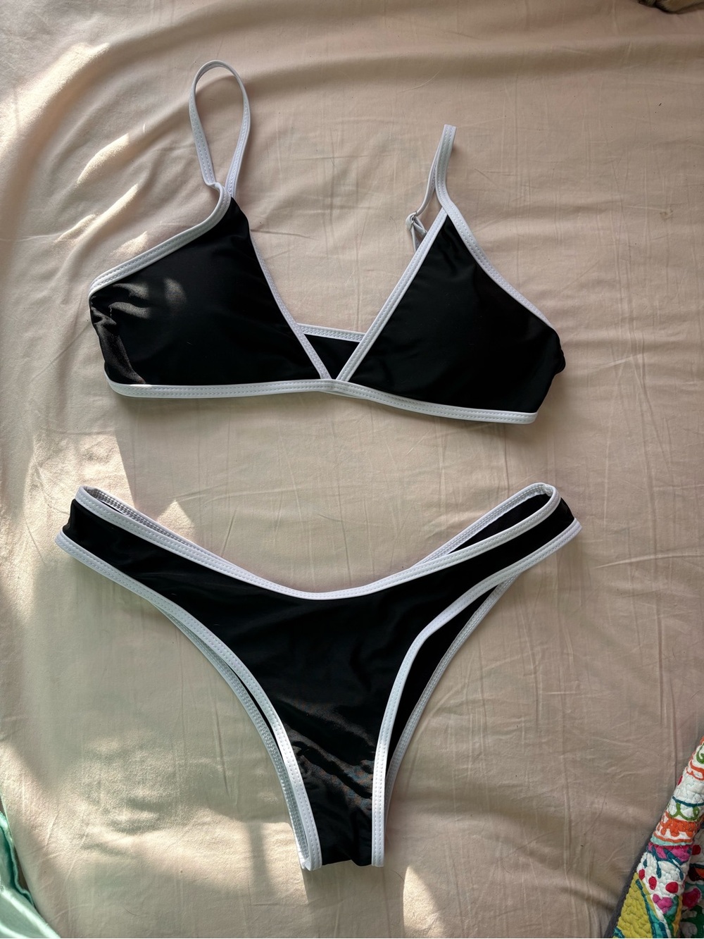 Black and white bikini set 🖤
